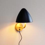 Dyberg Larsen Wandlampe Oulu, schwarz/messing, Ø 20,3 cm