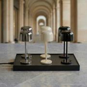 LED-Akkutischlampe Quill chrom/beige/schwarz 6er Ladestation